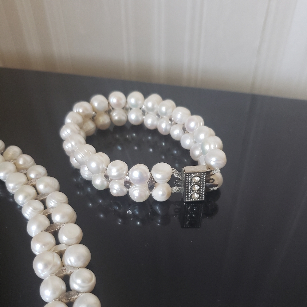 Pearl Set - Picture 2 of 3
